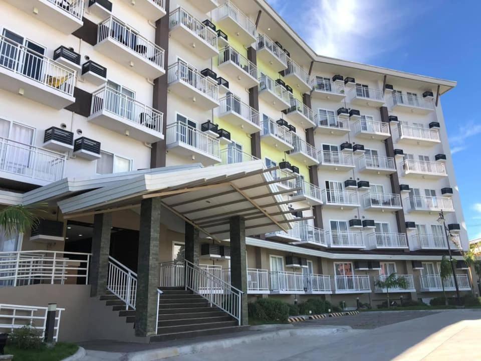 Mactan Airport Cebu Accommodation Lapu-Lapu City Exterior photo